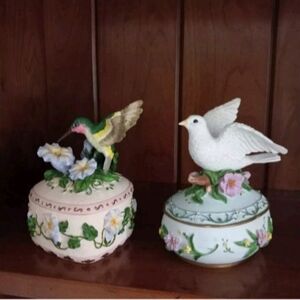 Heritage House Collectors Ed. Sing A Song Floral Bird Musical Trinket Boxes